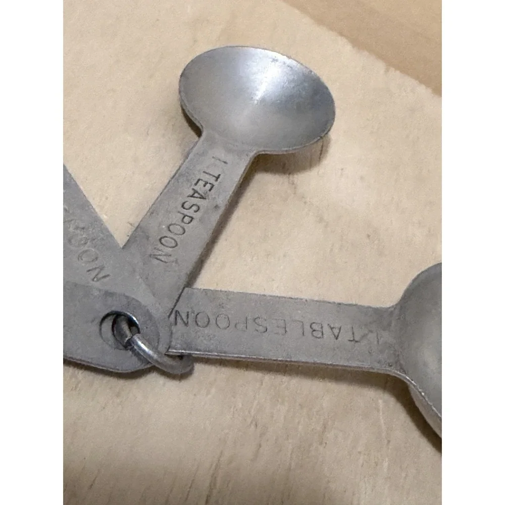vintage aluminum nesting measuring spoons